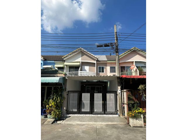 หมู่บ้านอิมพีเรียลเพลส -1ซอยลาดปลาดุก ห่างจากกาญจนาภิเษกเพียง 2 กิโลเมตร บางบัวทอง