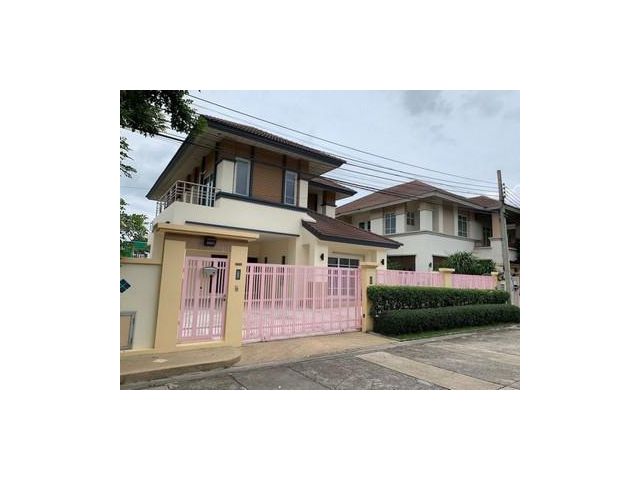 ให้เช่าบ้านเดี่ยว 2 ชั้น 84 ตร.วา พร้อมเฟอร์ ม.สิทธารมย์รีเจนท์ โพธิ์แก้ว 3 ซอยลาดพร้าว 101 ใกล้เดอะมอลล์บางกะปิ (ADT596