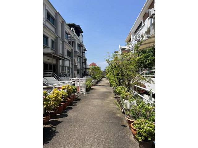 ขายทาวน์โฮม 3.5ชั้น ย่านอารีย์สัมพันธ์ซอย2 ใกล้BTS