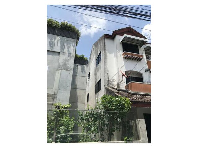 การ์เด้นโฮม ทาวน์เฮ้าส์ 3 ชั้น  ลำลูกกา จ.ปทุมธานี