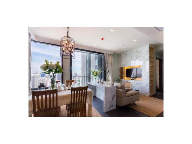 Edge Sukhumvit 23 2 Bedroom