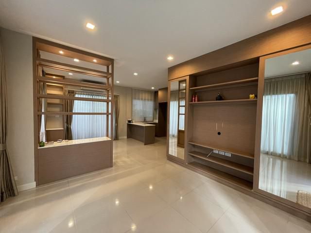 ขายบ้านเดี่ยว 2 ชั้น บางกอก บูเลอวาร์ด พระราม9 ศรีนครินทร์ กรุงเทพกรีฑา ขนาดที่ดิน 50.7ตร.วา พื้นที่ใช้สอย 240 ตร.ม. Ful