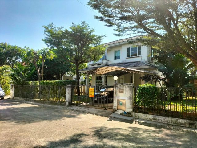 ขายบ้านเดี่ยว 2 ชั้นหมู่บ้านปาริชาต ย่านสุวินทวงศ์  ถนนคุ้มเกล้า 11