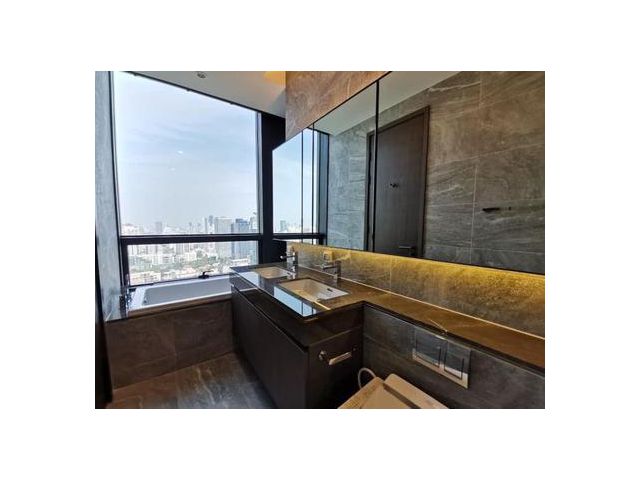 The ESSE Sukhumvit 36 2 Bedroom