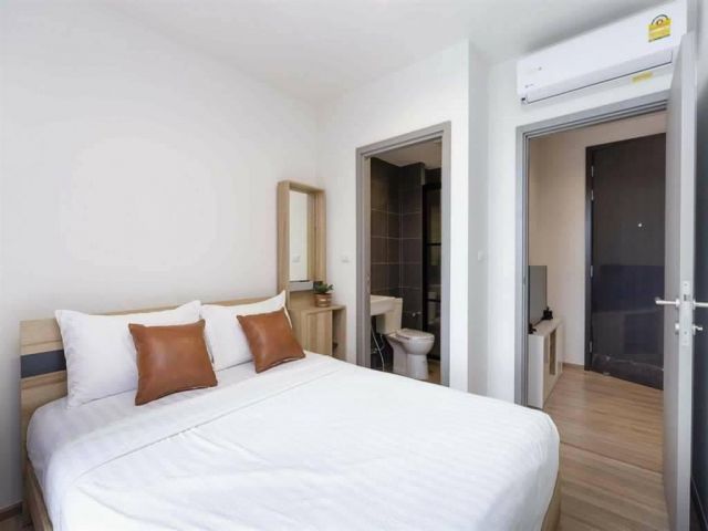 ขายคอนโด The Base Garden Rama 9 ราคา 2.89 ล้าน พร้อมเข้าอยู่ (S12-0444)