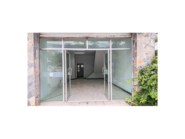 Commercial building Available for Rent  3 bed