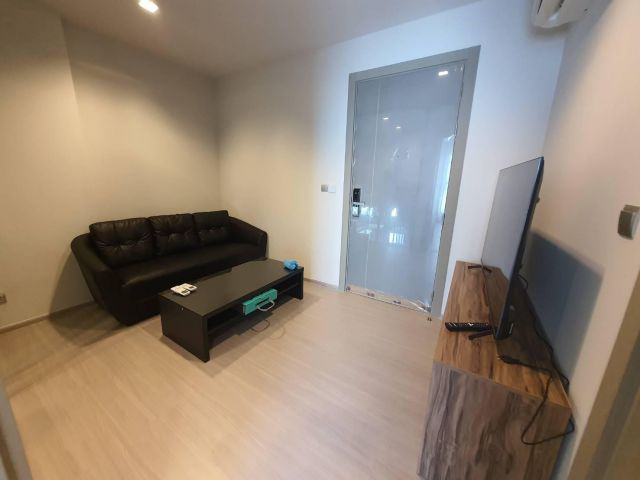 ห้องใหม่เอี่ยม พร้อมเข้าอยู่  Life Asoke Rama 9