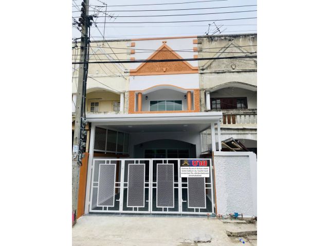 ทาวน์เฮ้าส์ 2 ชั้น หมู่บ้านช.รุ่งเรือง6  ใกล้ MRTแยกบางพลู ราคาสุดคุ้ม