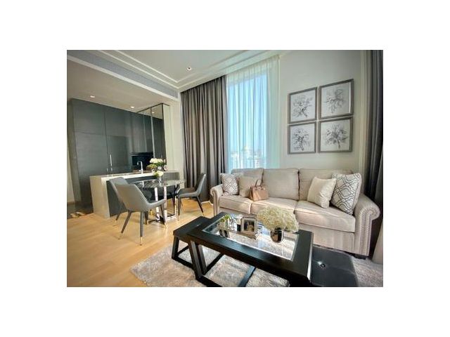 28 chidlom 2 Bedroom 77 sqm