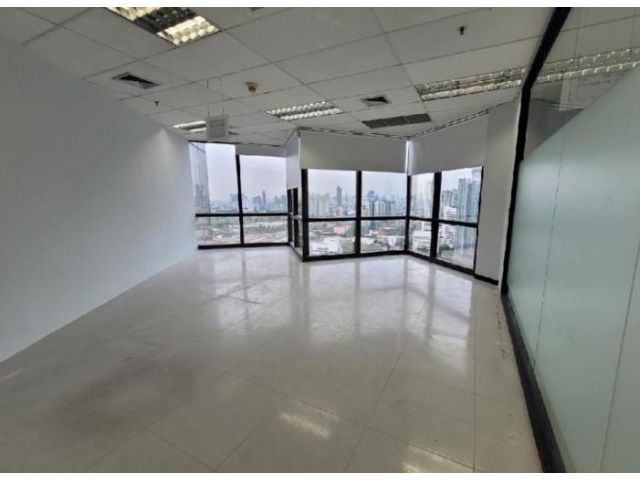 ให้เช่าพื้นที่สำนักงาน 557 ตรม อาคารRS Tower