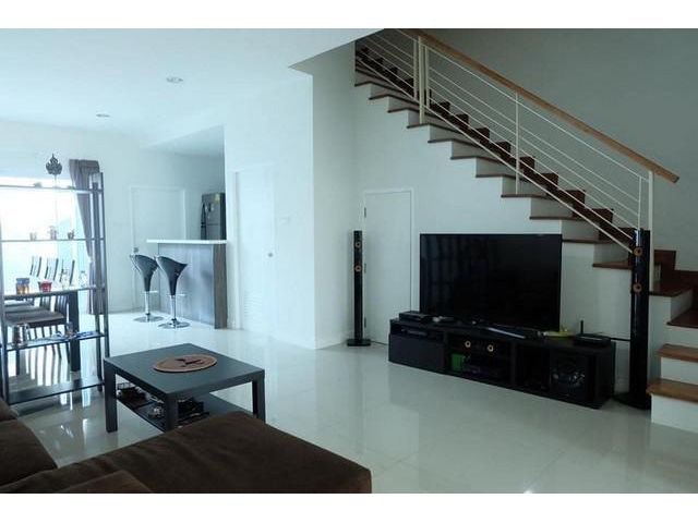 ขายทาวน์โฮม 3 ชั้น หมู่บ้านสเปซ ลาดพร้าว เหม่งจ๋าย