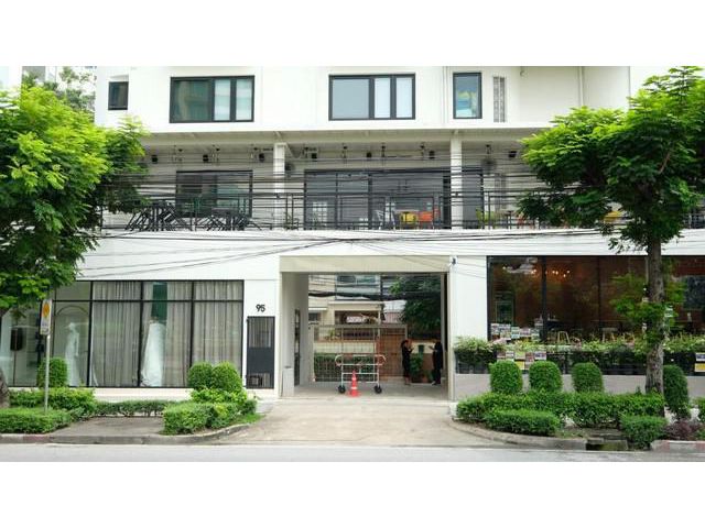 ให้เช่าพื้นที่สำนักงานหรือพื้นที่พาณิชย์ ชั้น 3-5