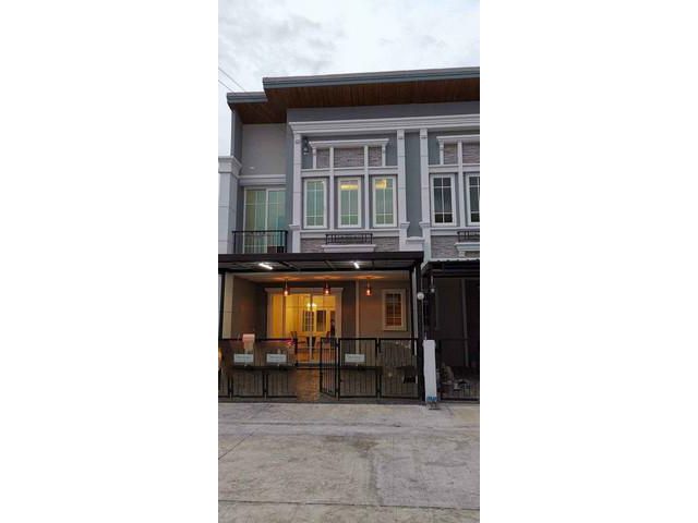 [H241]ทาวน์โฮม หลังริม โกลเด้นทาวน์3 บางนา-สวนหลวง