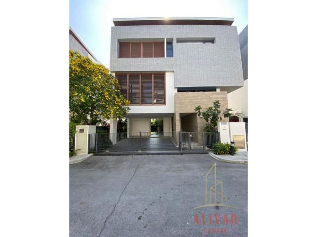 ขาย บ้านเดี่ยว 3 ชั้น โครงการ Parc Priva