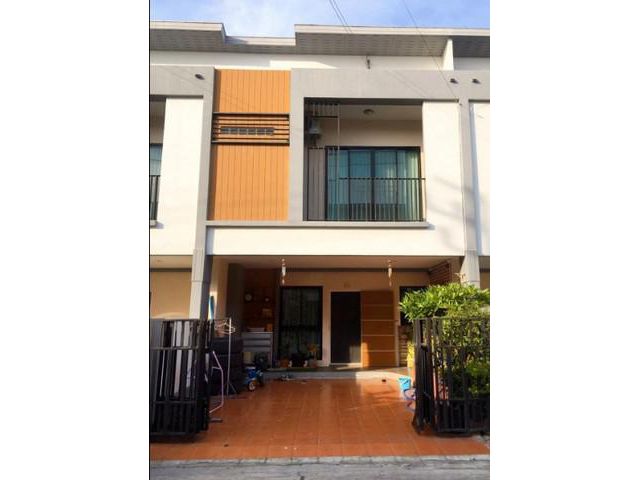 ขายทาวน์โฮม หมู่บ้านเรสทาวน์ บางนา กม9