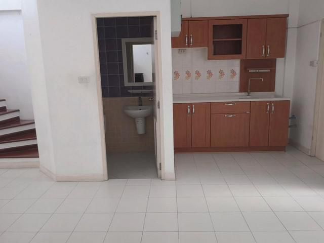 ให้เช่าทาวน์โฮม 3 ชั้น บ้านกลางเมือง ศรีนครินทร์