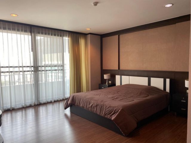 For rent Prime Suite Pattaya Penhouse 180Sq.m  40,000 Bath fully furnished (S03-1164)