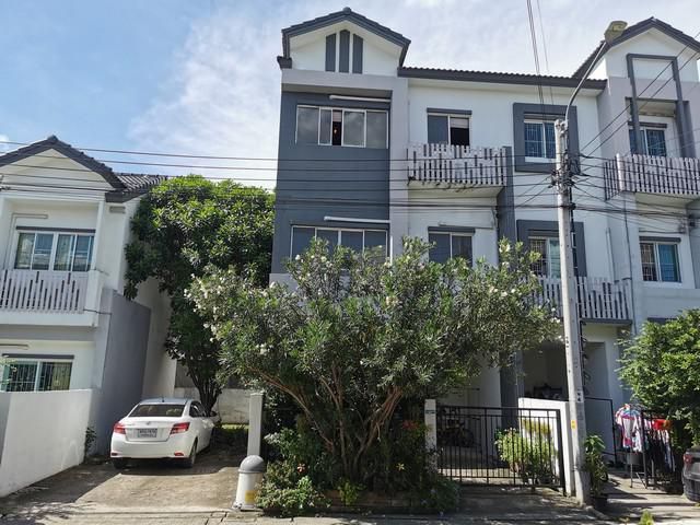 ปรับราคาลงทาวน์โฮม 3 ชั้น ไลโอนอฟ ดอนเมือง แจ้งวัฒนะ