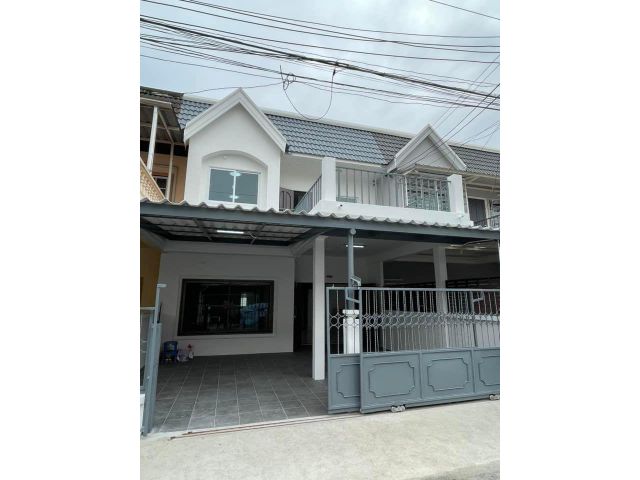 ให้เช่าทาวน์โฮม หมู่บ้านรุ่งเจริญ ซอยลาดพร้าว 31
