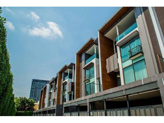 PPL13 ให้เช่า ทาวน์โฮม  โครงการเรสซิเดนซ์ Residence Sukhumvit 65 สุขุมวิท65 พร้อมอยู่ ใกล้BTSเอกมัย บ้านหันหน้าทิศใต้ ตก