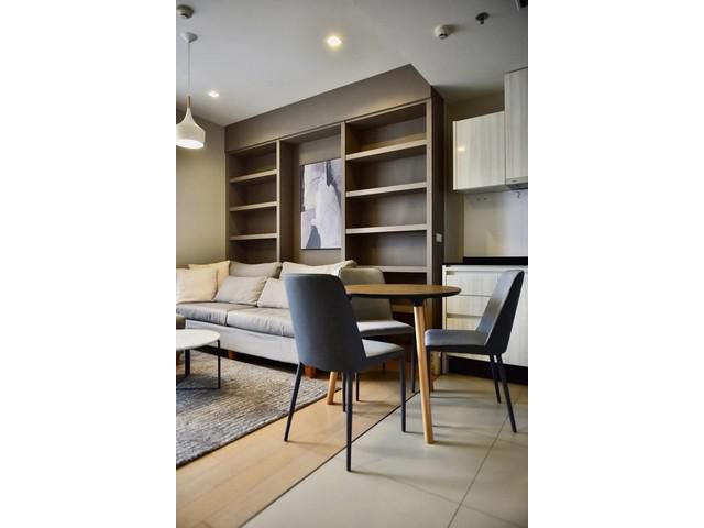 A beautiful unit available now!!! at HQ Thonglor