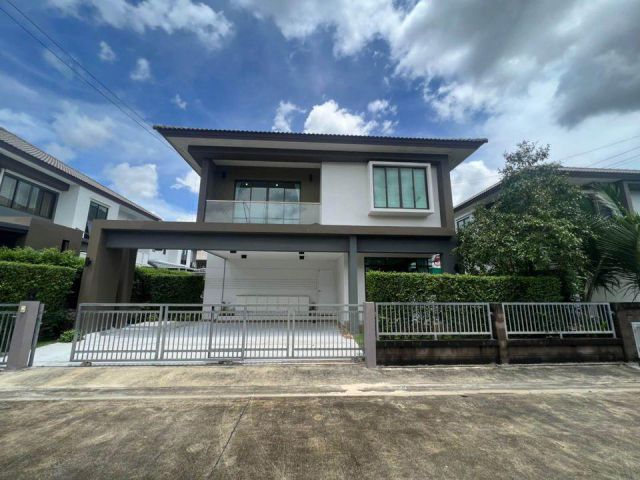 RENT (RH466)  บ้านเดี่ยว 2 ขั้นให้เช่า โครงการ H-Cape Serene สุขาภิบาล 2 ใกล้สนามบินสุวรรณภูมิและเมกาบางนาเพียง 15 นาที