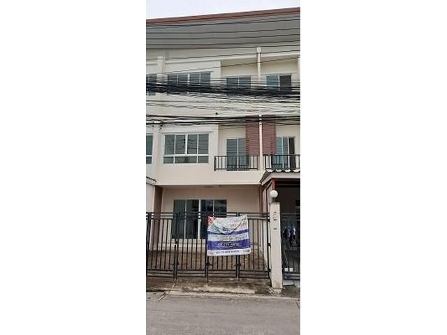ขายทาวน์โฮม 3 ชั้น บางกะปิ ซอยลาดพร้าว101