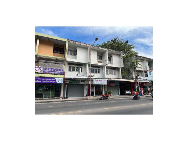 อาคารพาณิชย์ แขวงคลองสองต้นนุ่น เขตลาดกระบัง กทม.