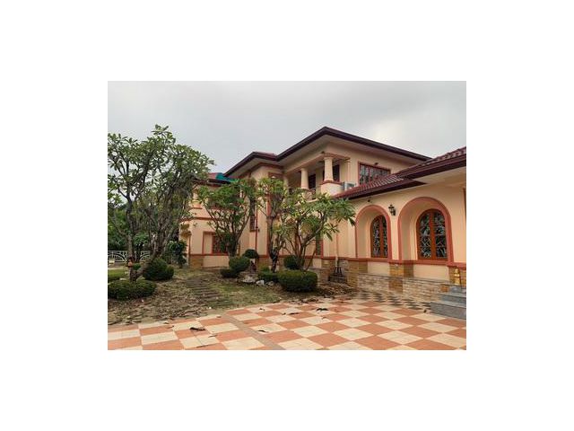 บ้านเดี่ยว มัณฑนา พระยาสุเรนทร์26 คลองสามวา  กทม.