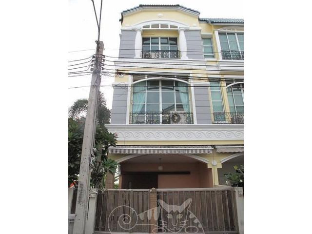 ให้เช่าทาวน์โฮมส์ บ้านกลางเมืองพระราม9-ศรีนครินทร์ ราคาเช่า 26,000 บาท/ เดือน