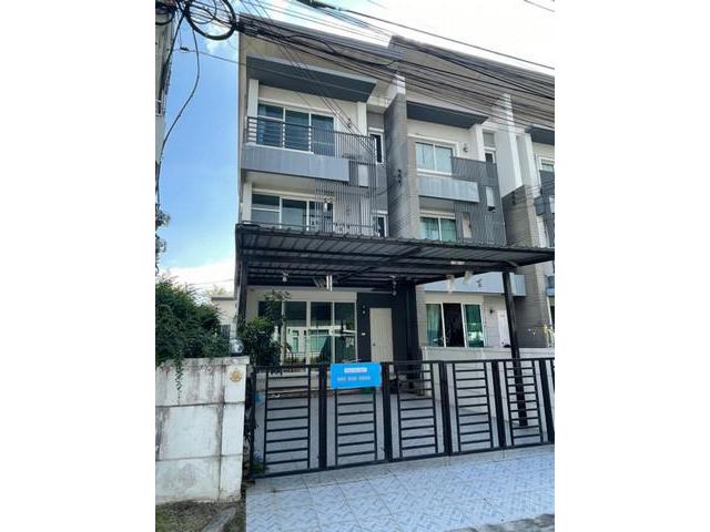 [H250]ทาวน์โฮม หลังมุม ทาวน์อเวนิว กรุงเทพกรีฑา