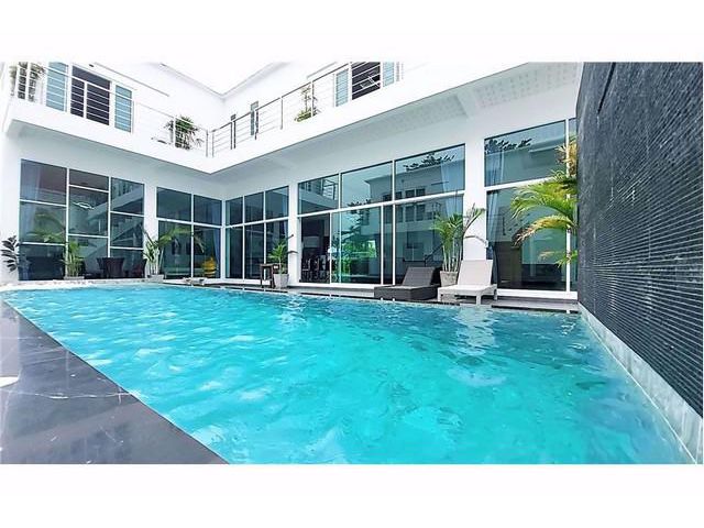ขาย - บ้าน 8 ห้องนอน ใกล้สนามกอล์ฟฟีนิกซ์