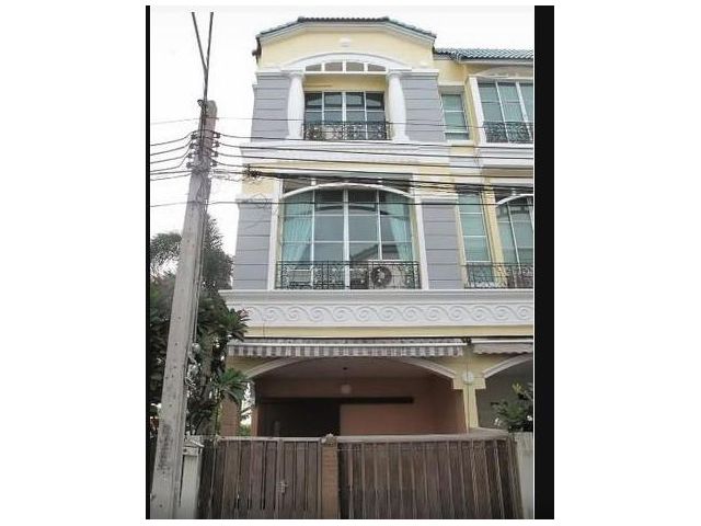 ให้เช่าทาวน์โฮม 3 ชั้น บ้านกลางเมือง พระราม 9