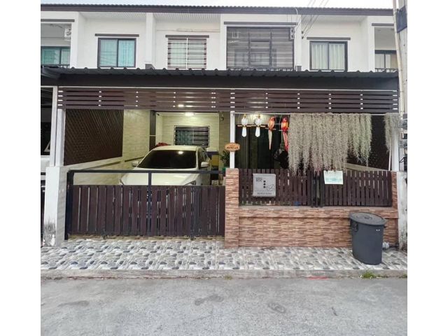 ขายบ้านพร้อมอยู่ ทาวน์โฮม2ชั้น พร้อมของแถม - ​ใกล้​นิคมอมตะนคร