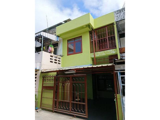 ขาย  บ้านทาวน์โฮม2ชั้นปรับปรุงใหม่ทั้งหลัง