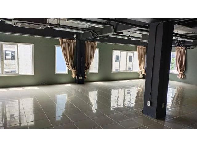 ให้เช่าอาคารสำนักงาน 6 ชั้น 2 คูหา ศรีนครินทร์ 40