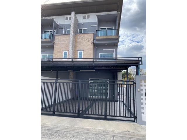 ให้เช่าทาวน์โฮม ลาดพร้าว โชคชัย4 นาคนิวาส