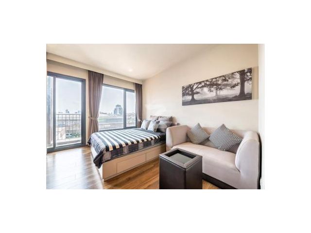 Onyx Phaholyothin Studio