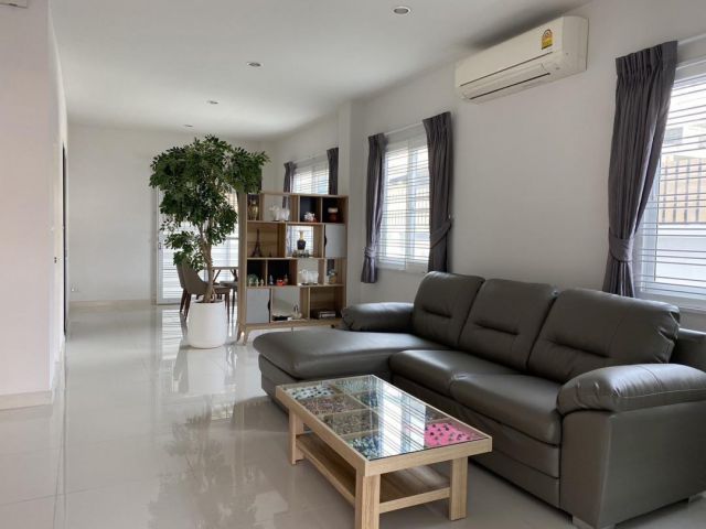 Town Home For Rent ให้เช่าทาวน์โฮม3ชั้นย่านโชคชัย4 ลาดพร้าว71 นาคนิวาส ราคา 35,000 บาทลาดพร้าววังหิน ตกแต่งพร้อมอยู่