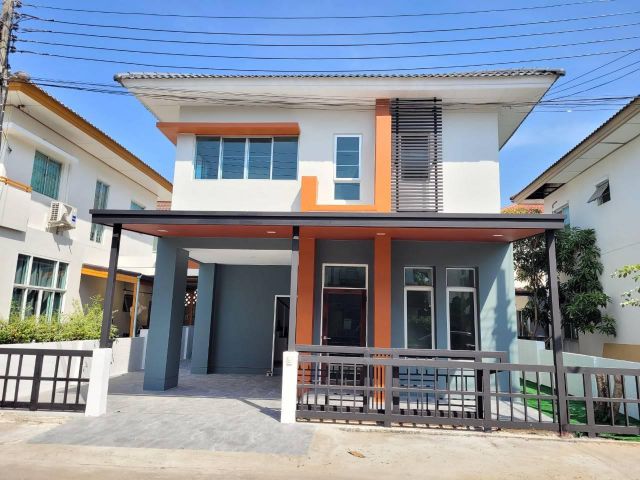 ขายบ้านแฝด พร้อมพัฒน์ กรีนโนว่า ตกแต่งใหม่