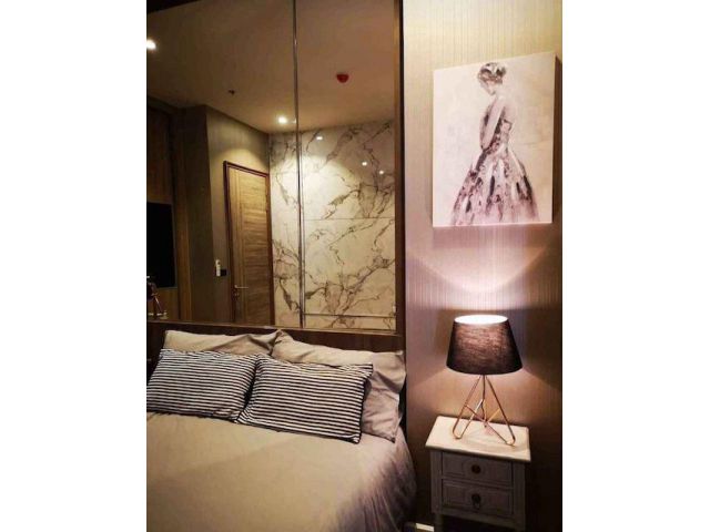 Mayfair Place 50 peace