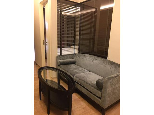 H Sukhumvit 43 clean