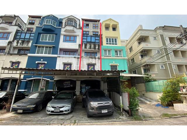ขายอาคารพาณิชย์ 3 ชั้น ซอยลาดพร้าว 101 แยก 11