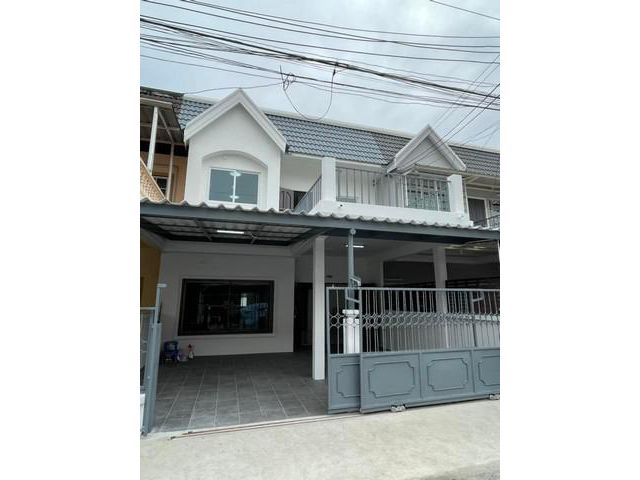 ให้เช่าทาวน์โฮม หมู่บ้านรุ่งเจริญ ลาดพร้าว 31