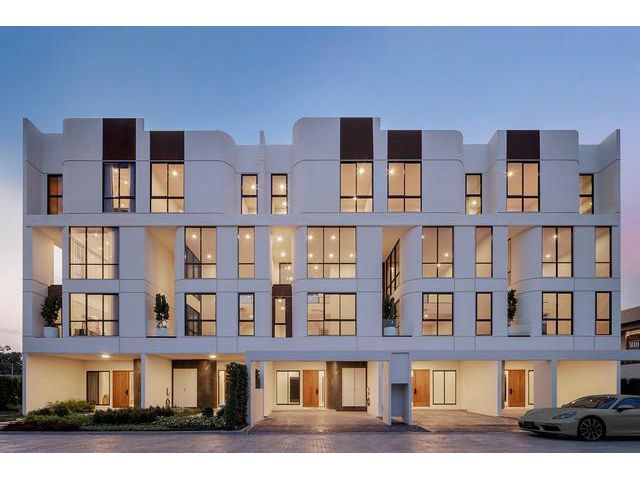 3-Bedroom Townhome for rent at DEMI Sathu 49