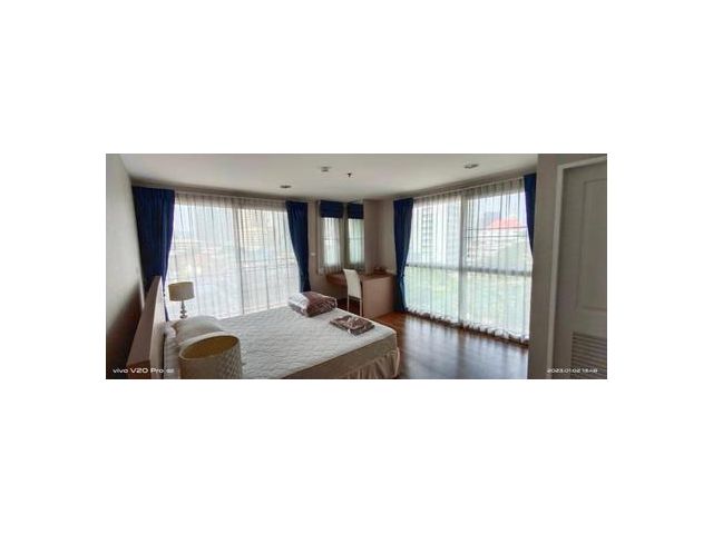 Serene Place Sukhumvit24 2 Bed