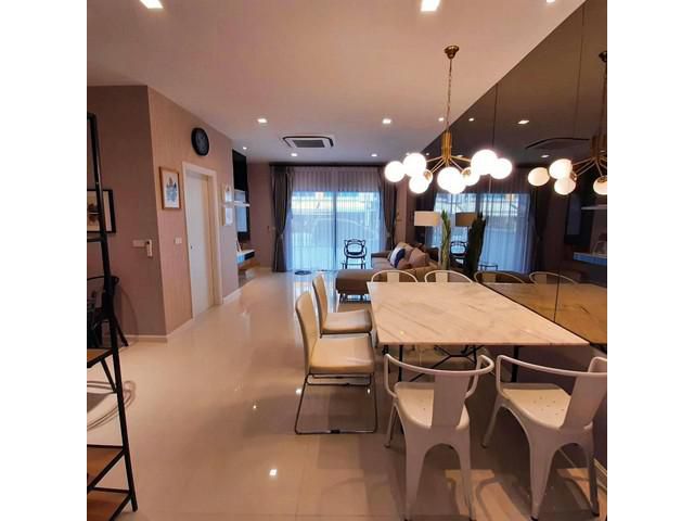 ให้เช่าทาวน์โฮม 3 ชั้น โครงการไอเจ้นท์ พัฒนาการ