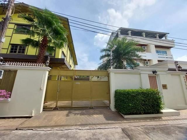 Hous For Sell ขายบ้านเดี่ยว3หลัง 256 ตร.ว ย่านรัชโยธิน พหโยธิน ราคา 50,000,000บาท เสนานิคม1 ใกล้BTS เสนานิคม