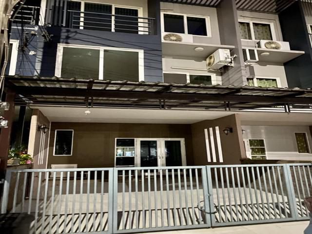 ให้เช่าทาวน์โฮม 3 ชั้น รามอินทรา 76