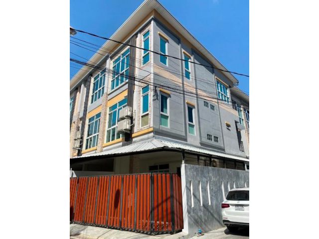ให้เช่าทาวน์โฮม Modern Life Townhome ย่านเหม่งจ๋าย